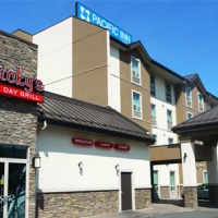 Отель Pacific Inn & Suites Vernon в городе Вернон, Канада