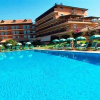 Отель Holiday Inn Resort Naples Castel Volturno в городе Кастэль-Вольтурно, Италия