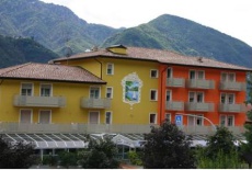 Отель Hotel Castel Lodron в городе Сторо, Италия
