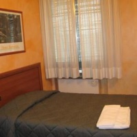 Отель Hotel 38 E Dintorni в городе Кампосанто, Италия