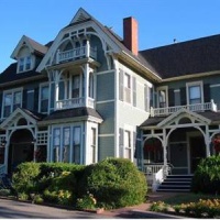 Отель Victoria's Historic Inn в городе Вулфвилл, Канада