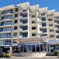 Отель Shearwater Resort в городе Шеаруотер, Австралия
