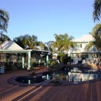 Отель Reef Adventureland Motor Inn в городе Таннум Сандс, Австралия