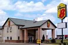 Отель Super 8 Motel Wetaskiwin в городе Уэтаскивин, Канада