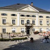 Отель Biedermeier Schlossl Lerchenhof в городе Хермагор-Прессеггер-Зее, Австрия
