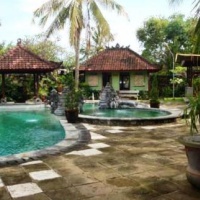 Отель Dewi Sinta Hotel Bali в городе Табанан, Индонезия