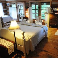 Отель Snug Hollow Farm Bed & Breakfast в городе Ирвайн, США
