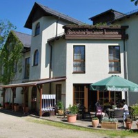 Отель Obere Muehle Hotel und Kaffee в городе Бад-Эльстер, Германия