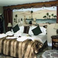 Отель Lady Esther Day Spa Bed & Breakfast в городе Algonquin Highlands, Канада