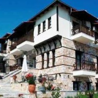 Отель Petrini Gonia в городе Taxiarches, Греция