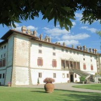Отель Artimino Apartments в городе Карминьяно, Италия