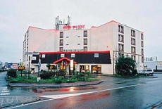 Отель Hotel du Golf Coignieres в городе Коиньер, Франция