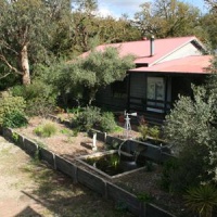 Отель Trawool Cottages And Farm Stay в городе Травул, Австралия