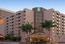 Отель Embassy Suites Airport North Los Angeles в городе Дель Эр, США
