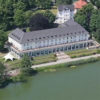Отель Kurhaus am Burgsee в городе Бад-Зальцунген, Германия