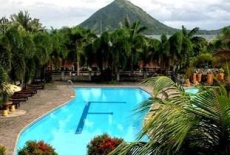 Отель Calinisan Beach Resort в городе Лаурел, Филиппины