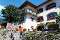 Отель Casa Ai Portici Gordola в городе Гордола, Швейцария