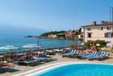Отель All\'azzurro в городе Лимоне-суль-Гарда, Италия