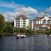 Отель Residence Inn Gravenhurst Muskoka Wharf в городе Грейвенхерст, Канада