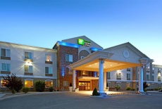 Отель Days Inn & Suites Parachute в городе Парашут, США