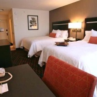 Отель Hampton Inn & Suites by Hilton Red Deer в городе Ред-Дир, Канада