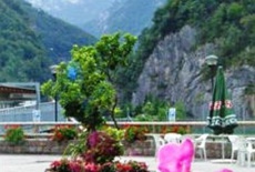 Отель Hotel Al Lago Imer в городе Соврамонте, Италия