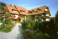 Отель Hotel-Pension Cafe Schacher в городе Обервольфах, Германия