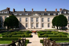 Отель Domaine de Belesbat Chateau Hotel and Golf Resort в городе Бутиньи-Сюр-Эсон, Франция