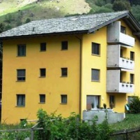 Отель Dachwohnung Berni в городе Вальс, Швейцария