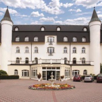 Отель Hotel S E N Senohraby в городе Сенограби, Чехия