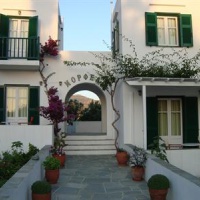 Отель Morfeas Pension в городе Камарес, Греция