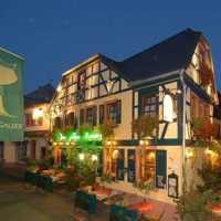 Отель Historisches Weinhotel Zum Grunen kranz в городе Рюдесхайм, Германия