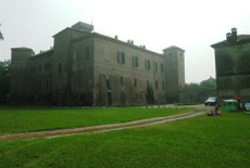Отель Castello Sannazzaro B&B в городе Джиароле, Италия