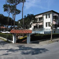Отель Hotel La Pineta al Mare в городе Форте-дей-Марми, Италия