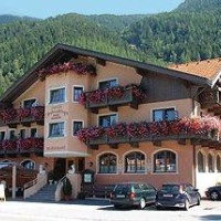 Отель Perberschlager Gasthof Oetz в городе Эц, Австрия