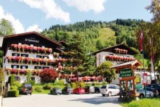 Отель Hotel St Hubertushof в городе Целль-ам-Зе, Австрия