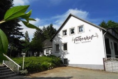 Отель Hotel-Restaurant Falkenhof в городе Норторф, Германия
