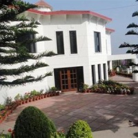Отель The Pine Crest в городе Bhowali, Индия