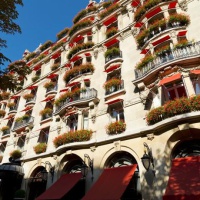 Отель Hotel Plaza Athenee в городе Париж, Франция