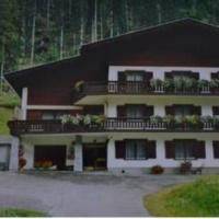 Отель Pension Waltraud в городе Кремс, Австрия