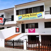Отель Surfing Baleal Surf School and Camp Peniche в городе Пенише, Португалия