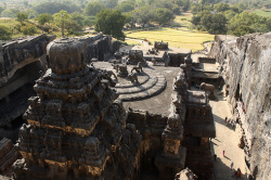 Скальный храм Кайласанатха