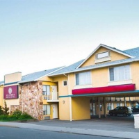 Отель Kelowna Inn & Suites в городе Келоуна, Канада