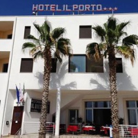 Отель Hotel Il Porto в городе Порто-Чезарео, Италия