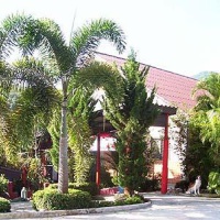 Отель Swiss Ticino Guesthouse & Restaurant в городе Мае Ванг, Таиланд