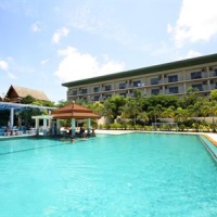 Отель Chalong Beach Hotel and Spa Phuket в городе Chalong, Таиланд