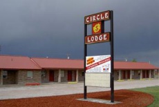 Отель Circle S Lodge в городе Джеринг, США