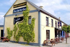 Отель The Life Belt Bar Hotel Lanesborough в городе Лансборо, Ирландия