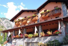 Отель Hotel Ristorante Miramonti Val Masino в городе Валь-Мазино, Италия