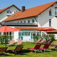 Отель Kurhotel Schatzberger в городе Бад-Фюссинг, Германия